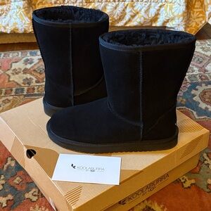 Koolaburra by Ugg Short Women's Boots in Black